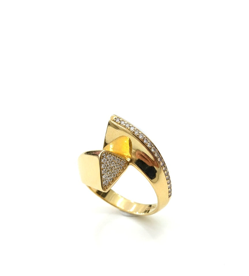 Anillo doble triangular